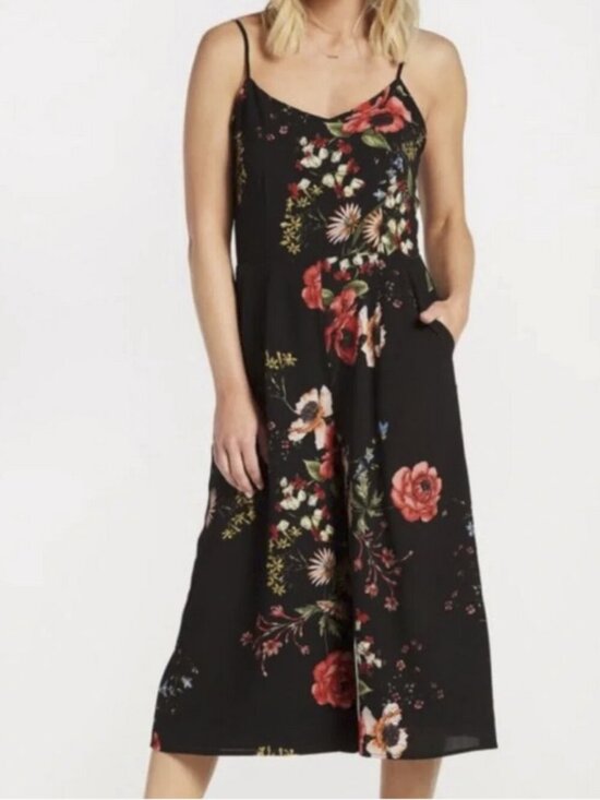 Evereve Pants - Evereve Allison Joy Floral Cropped Jumpsuit